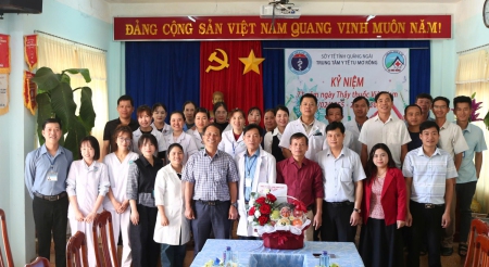 Trung tâm Y tế Tu Mơ Rông đón tiếp Đoàn lãnh đạo Đảng ủy và UBND xã thăm, chúc mừng nhân Ngày Thầy thuốc Việt Nam 27/02